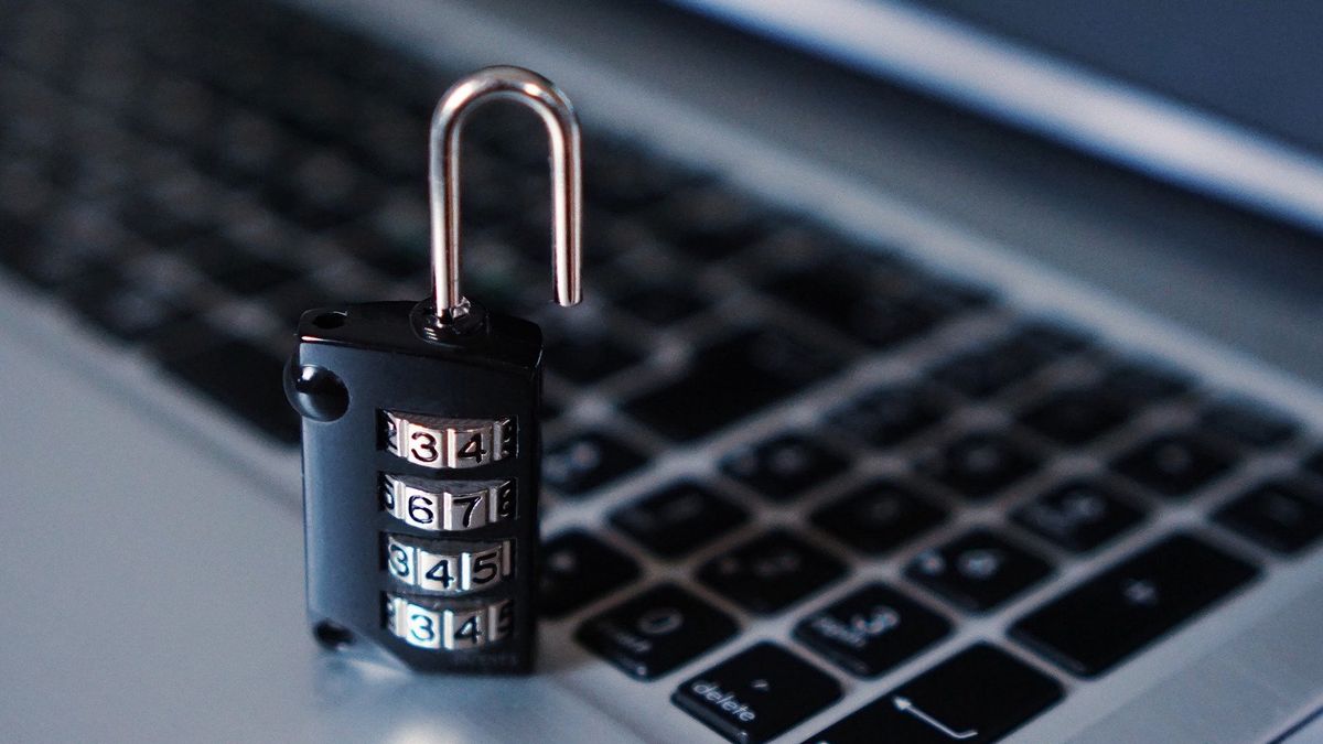 Microsoft potwierdził atak hakerów.