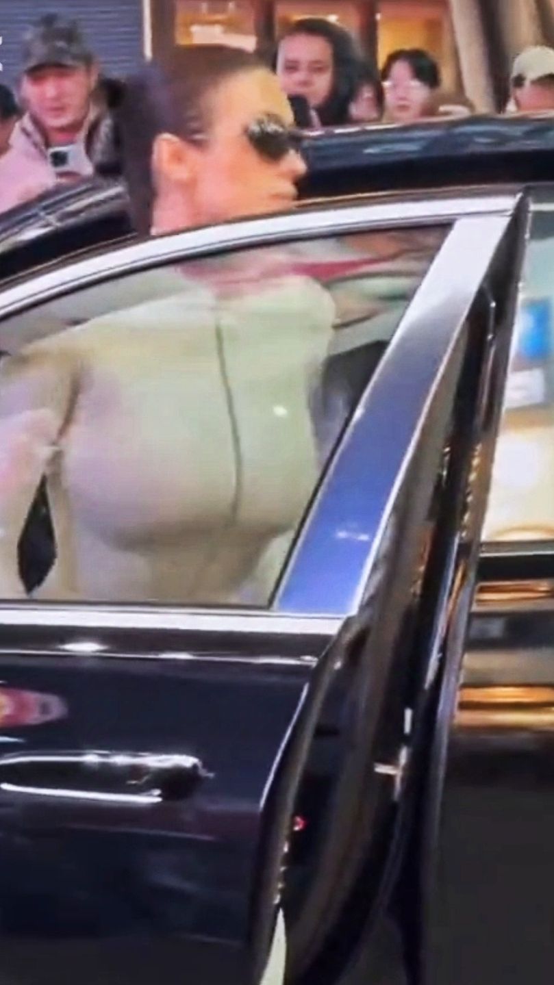 Kanye West i Bianca Censori sfotografowani w Tokio