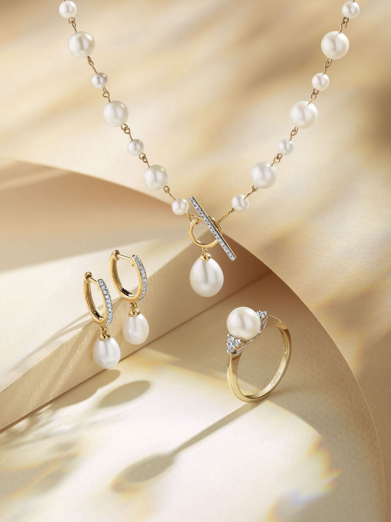  Biżuteria z diamentami i perłami, wzór 220.159, 220.224, 109.304; Apart.pl