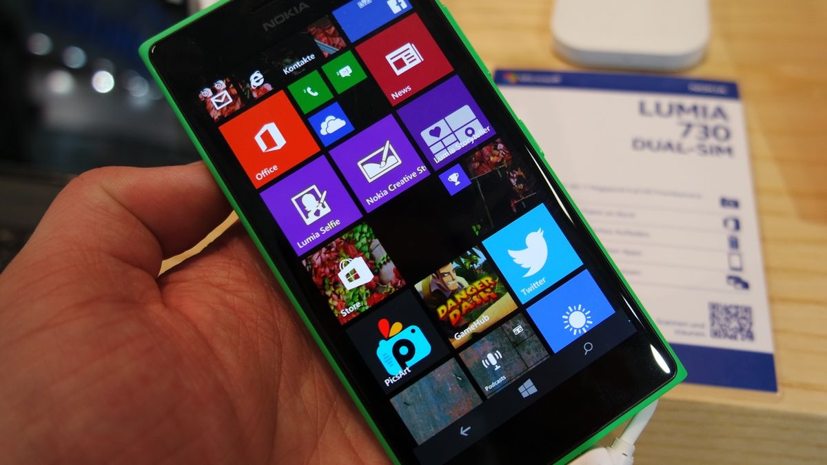 Nokia Lumia 735/730 Dual SIM - smartfon nie tylko do zdjęć selfie [pierwsze wrażenia] 1