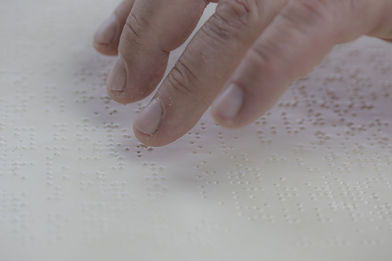 Tekst zapisany alfabetem Braille'a.