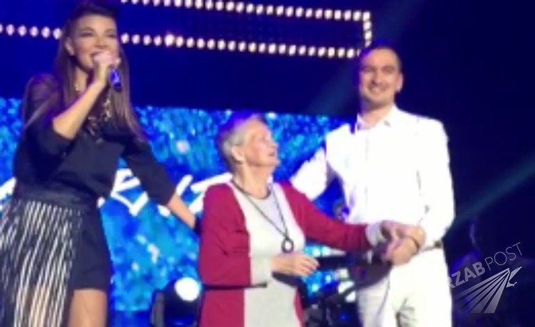 Edyta Górniak na koncercie w Poznaniu zaprosiła na scenę 80-letnią babcię Kazię