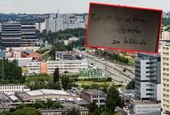 Przerażające napisy w windach w Katowicach. Spółdzielnia wyznaczyła nagrodę