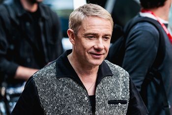 Martin Freeman z młodszą ukochaną na salonach. Dzielą ich 24 lata