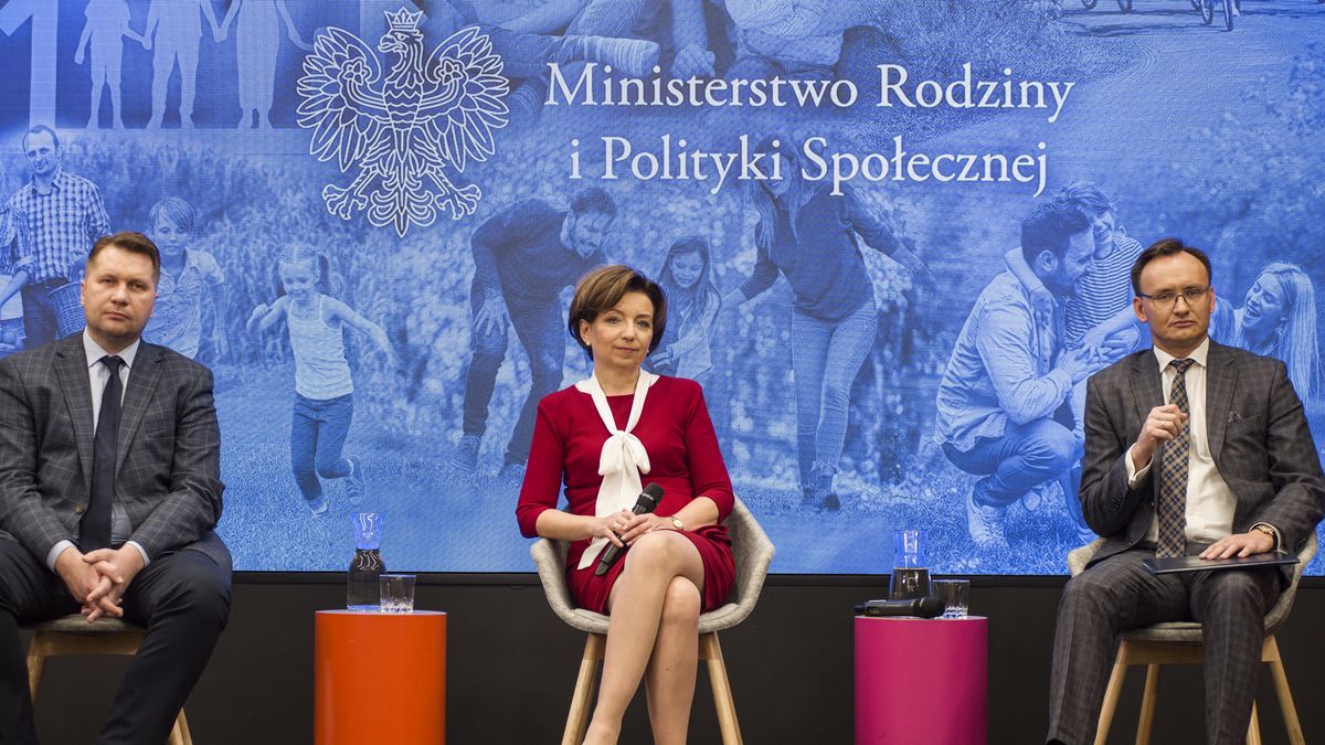 WARSAW, MASOVIA, POLAND - 2021/10/20: Przemyslaw Czarnek, Marlena Malag and Mikolaj Pawlak are seen during the debate.
In Warsaw, a debate was held with the participation of ministers on the occasion of the Family Rights Day, entitled "Various Aspects of Family Rights. What actions should be taken to empower families? "
The debate was organized by the Ministry of Family and Social Policy. (Photo by Attila Husejnow/SOPA Images/LightRocket via Getty Images)