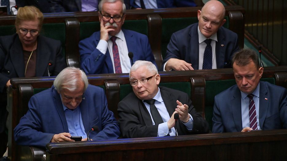 Narada na Nowogrodzkiej. Zebrała się wierchuszka PiS