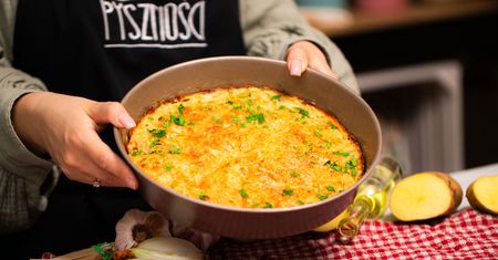 Chrupiący placek ziemniaczany z halloumi – serowe niebo w 20 minut!