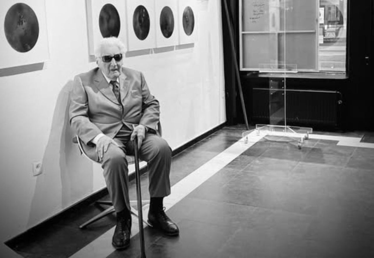 Belgian sculptor who brought art to the moon dies at 99