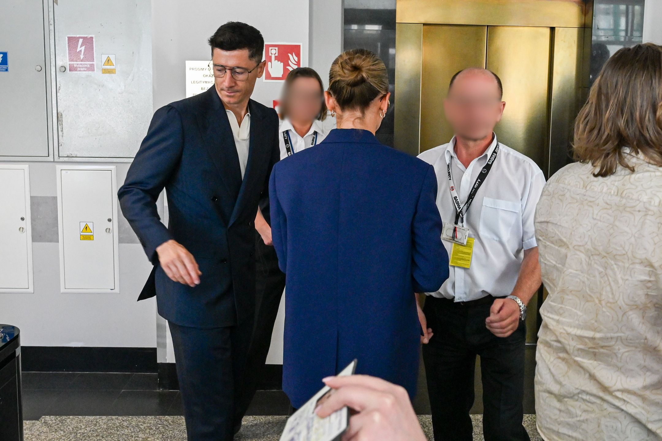 Anna i Robert Lewandowscy w sądzie