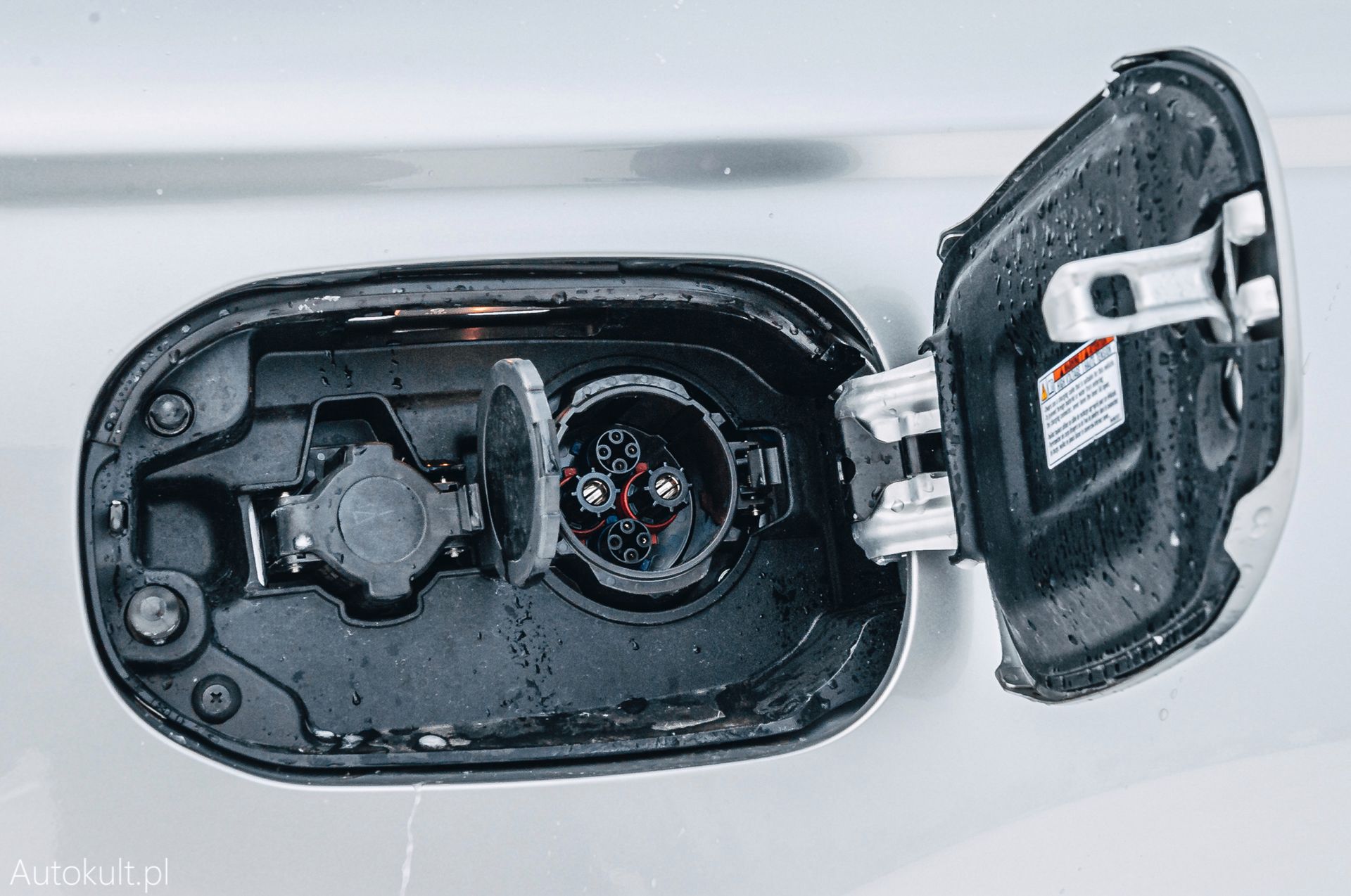 Mitsubishi Outlander PHEV (2021)