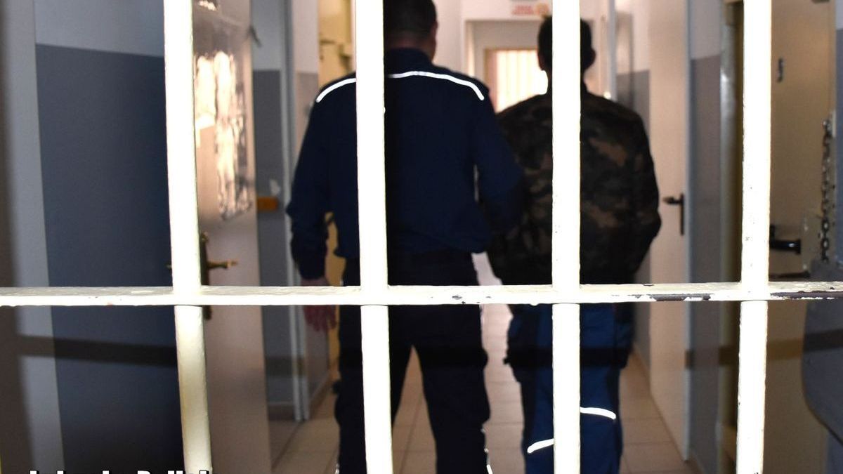 Policja zatrzymała 47-latka oskarżonego o kradzież Audi Q8