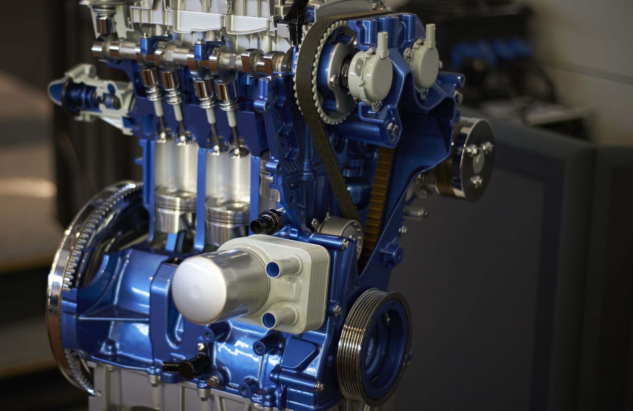 Założenia były oczywiście słuszne, ale czas pokazał, że w silniku 1.0 Ecoboost należy wymieniać pasek przynajmniej co 120-150 tys. km.  