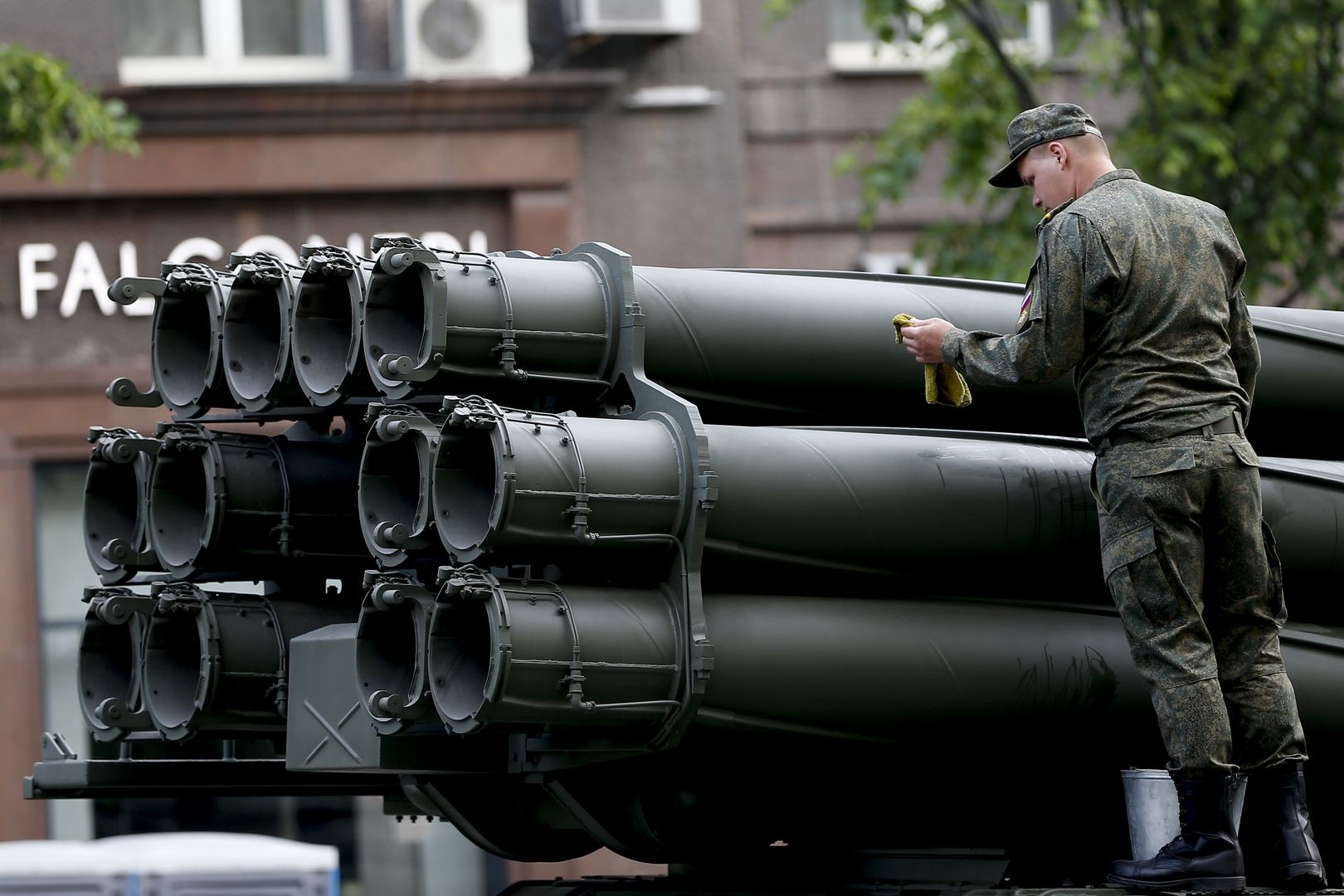 System BM-30 Smiercz podczas parady zwycięstwa w Rosji. (Photo by Sefa Karacan/Anadolu Agency via Getty Images)