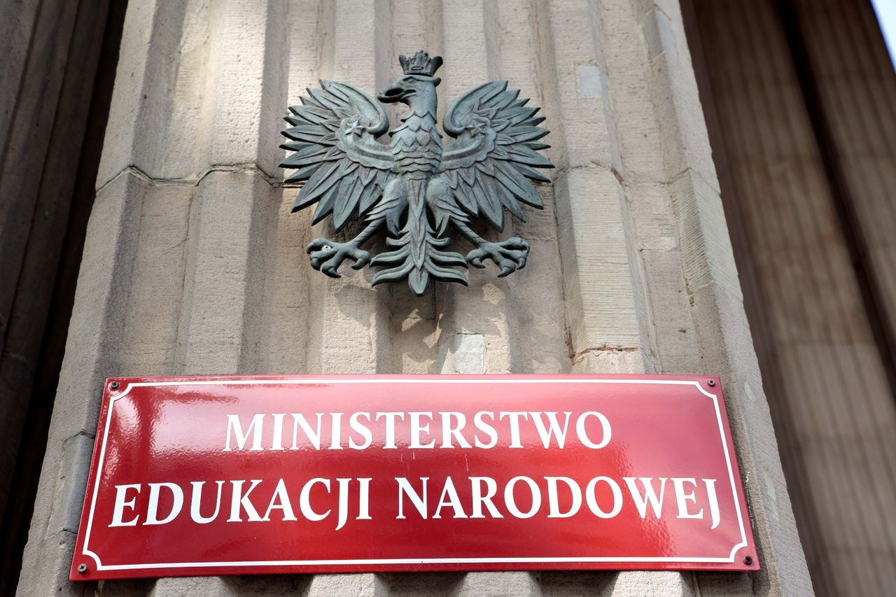 MEN pracuje nad zmianami w rozliczaniu godzin nauczycieli