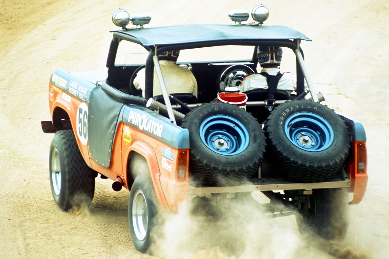 Ford Bronco na trasie NORRA Baja 1000