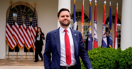 "Zapłacimy więcej niż Dania". Tak J.D. Vance przekonuje mieszkańców Grenlandii