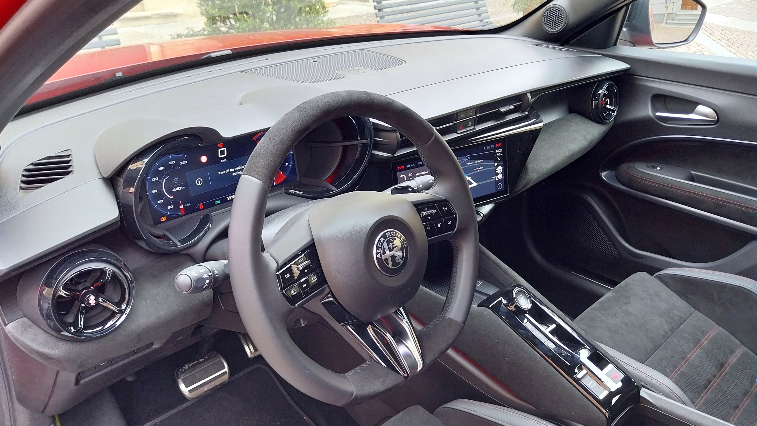 Alfa Romeo Junior Ibrida Q4