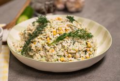 Ekspresowa sałatka na grilla. Orzo wygląda jak ryż, ale to inny znany produkt