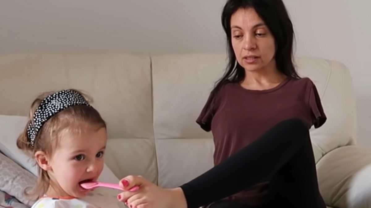 Urodziła się bez rąk. Mama podbiła serca internautów
