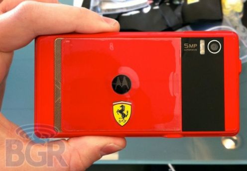 Motorola Milestone w barwach… Ferrari