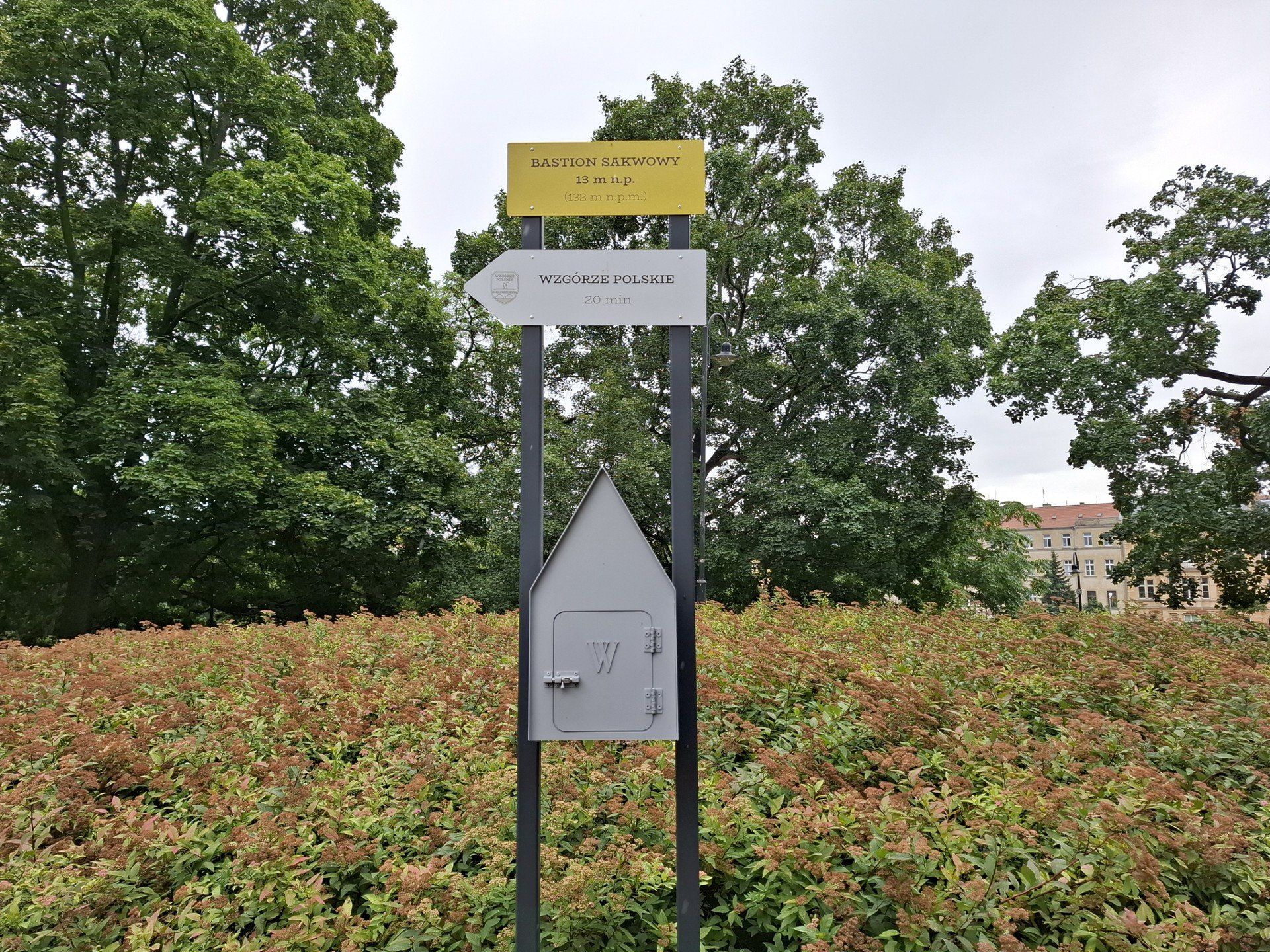 Bastion Sakwowy jest jednym ze szczytów w ramach KORONY GÓRek WROCŁAWIA. 