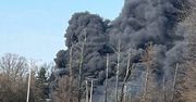 Duży pożar pod Warszawą. Kłęby czarnego dymu widać z kilkudziesięciu kilometrów