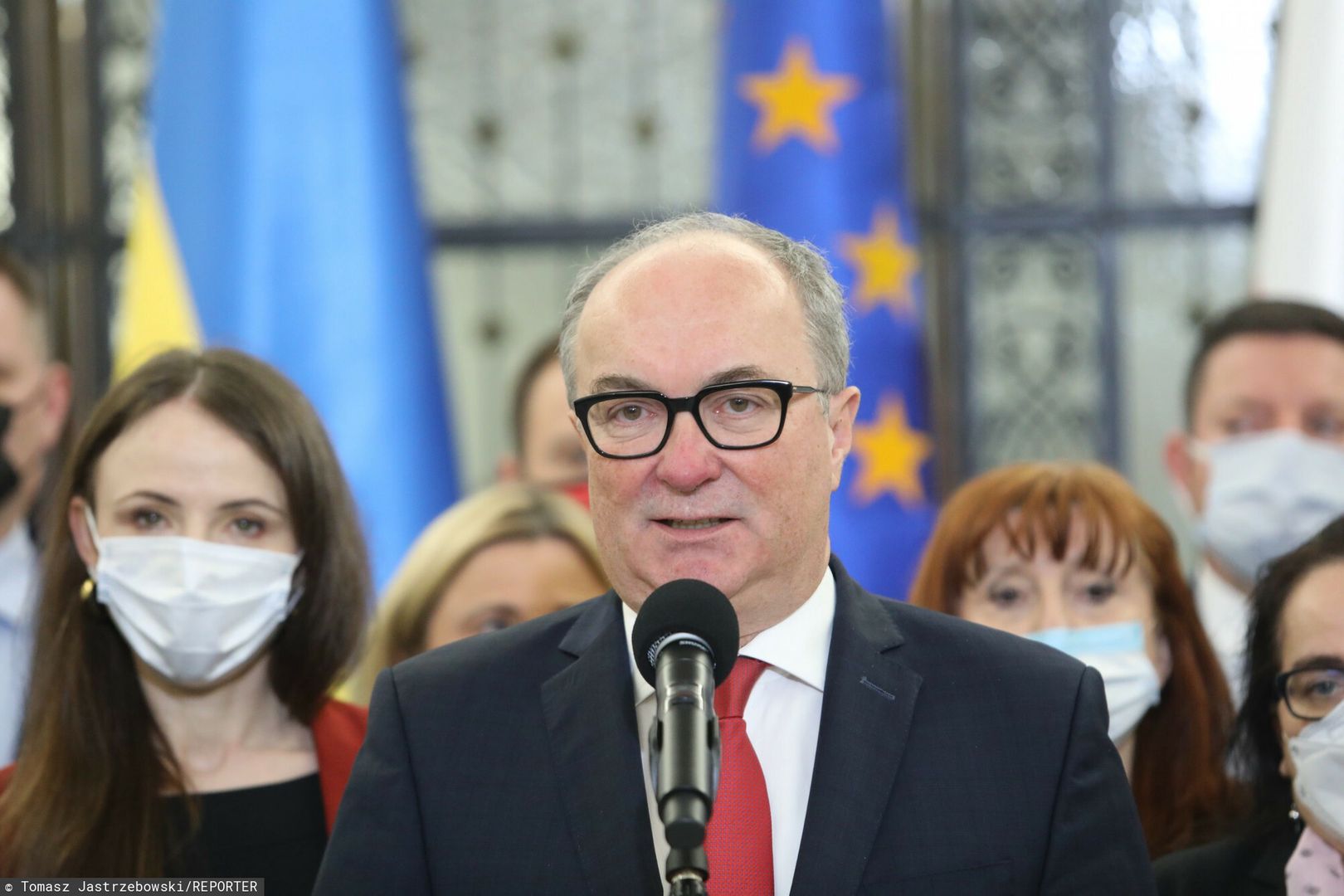 Nowy sondaż poparcia. Zaskakujący wynik Lewicy