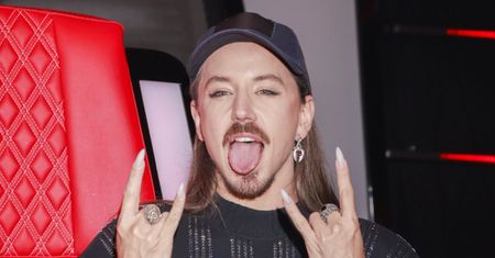 Michał Szpak zapytany o to, czy jest ZAKOCHANY. O panseksualnym coming oucie mówi: "Społeczeństwo jest gotowe na każdy rodzaj upodobań"