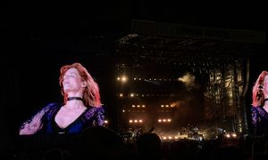 "Odłóżcie telefony". Florence Welch stworzyła na Open'erze moment, którego nie da się nagrać