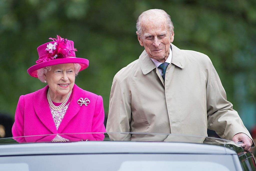 Nie żyje książę Filip. Dlaczego mąż królowej Elżbiety II nigdy nie został koronowany?