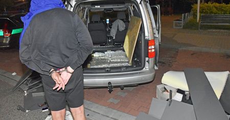 Przewoził 32 kg narkotyków za ponad 1,4 mln zł. Wpadł podczas kontroli na parkingu