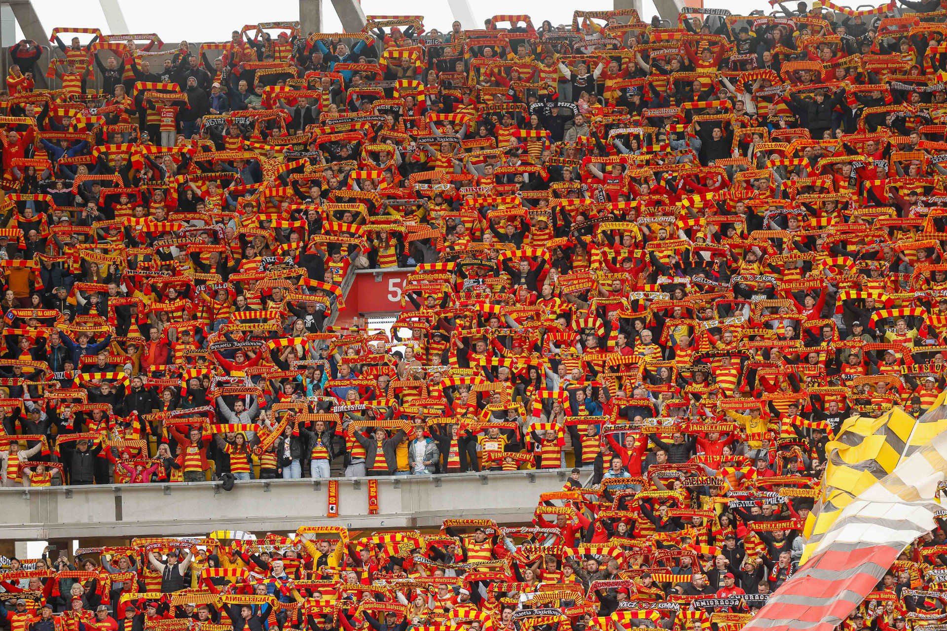 Kibice na meczu Jagiellonia - Pogoń Szczecin