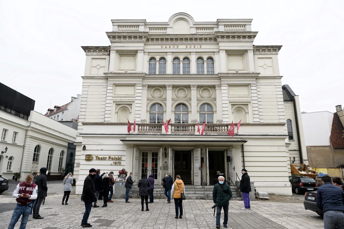 Nauczycielkę zbulwersowały nagie sceny w teatrze. Rozpętała piekło