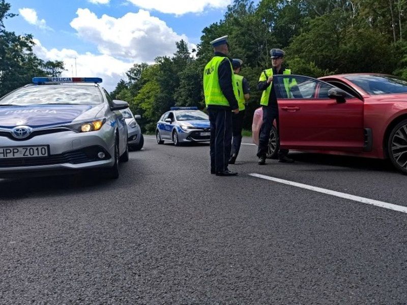Skępe: 17-latek spowodował wypadek, przewożąc w bagażniku kolegę