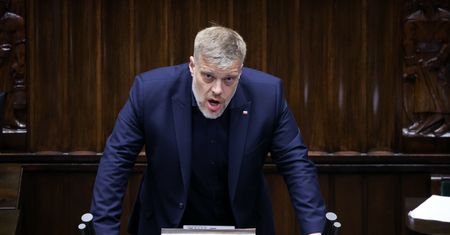 Zandberg ostro. Zwrócił się do Tuska. "Czy pan jest poważny?"
