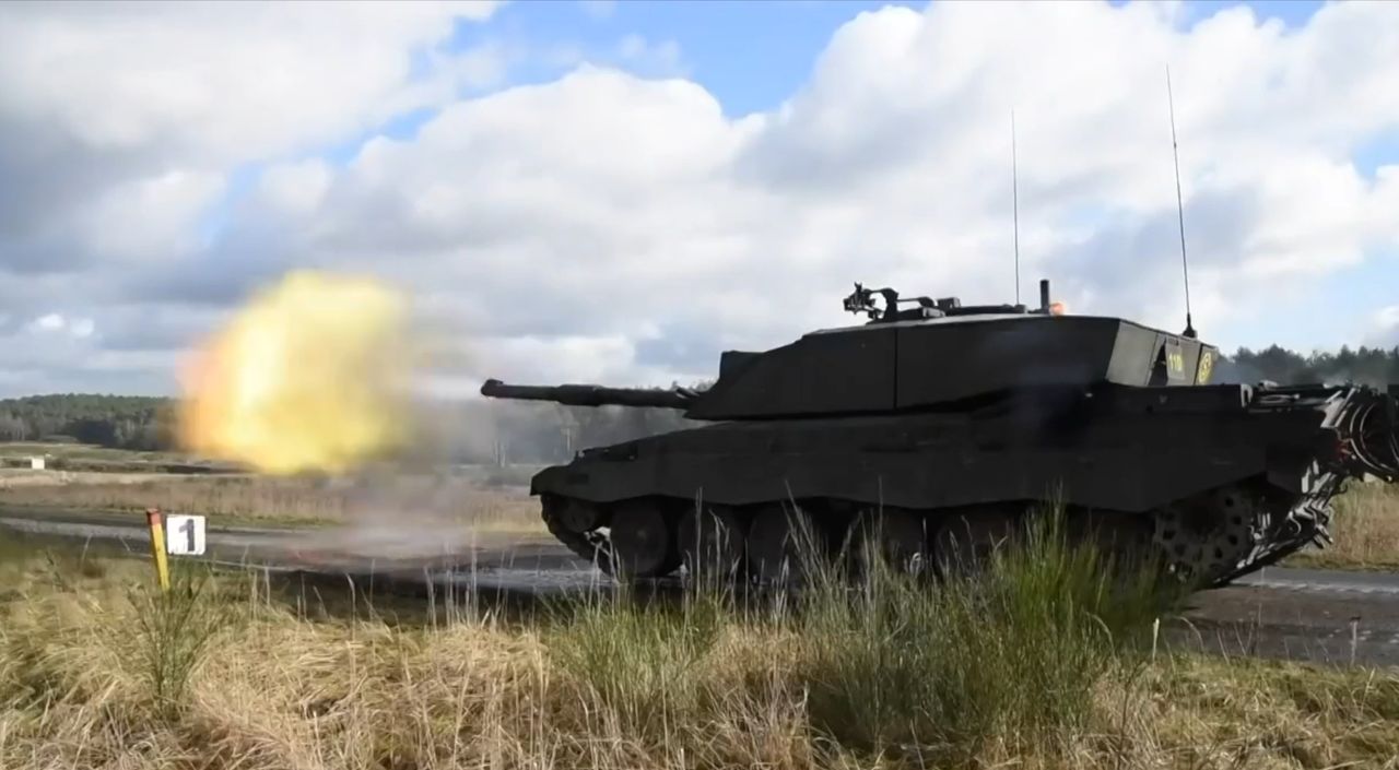 Challenger 2 w akcji. Wielka Brytania wysyła Ukrainie niepokonane czołgi