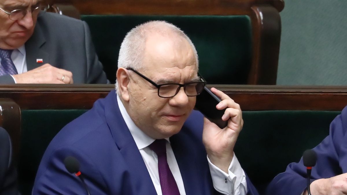 Jacek Sasin
Warszawa, 26.10.2022. Wicepremier, minister aktyw�w pa�stwowych Jacek Sasin na sali obrad Sejmu w Warszawie, 26 bm. Sejm rozpocz�� dwudniowe posiedzenie; pos�owie maj� m.in. przeprowadzi� drugie czytanie rz�dowego projektu nowelizacji ustawy o emeryturach i rentach z Funduszu Ubezpiecze� Spo�ecznych oraz niekt�rych innych ustaw. (aldg) PAP/Tomasz Gzell
Tomasz Gzell
g�osowa�, obrad, obrady, plenarna, polityk polityka, posiedzenie, sala, sejm, 9  9., IX, kadencji