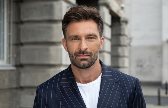 Mateusz Hładki twarzą jesiennej ramówki TVN7. Trzy nowości na antenie