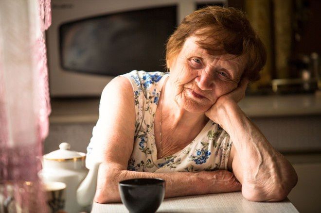 "Tylko Ania i Kasia nie mają nikogo. Modlę się za Was, dzieci!". Boże, nie słuchaj mojej babci...