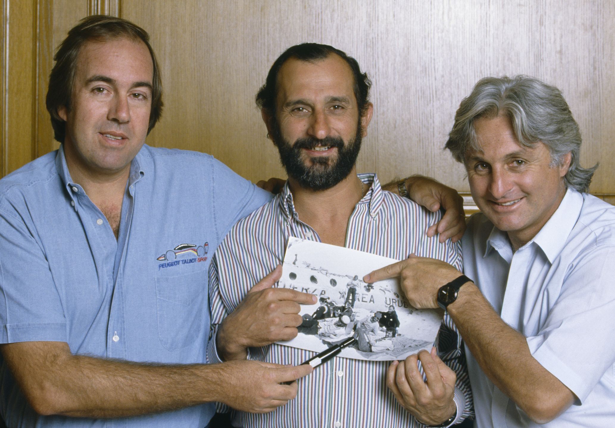 Ocaleni z katastrofy Nando Parrado (po lewej),  Carlos Paez Rodriguez (w środku) i Roberto Canessa (po prawej)
