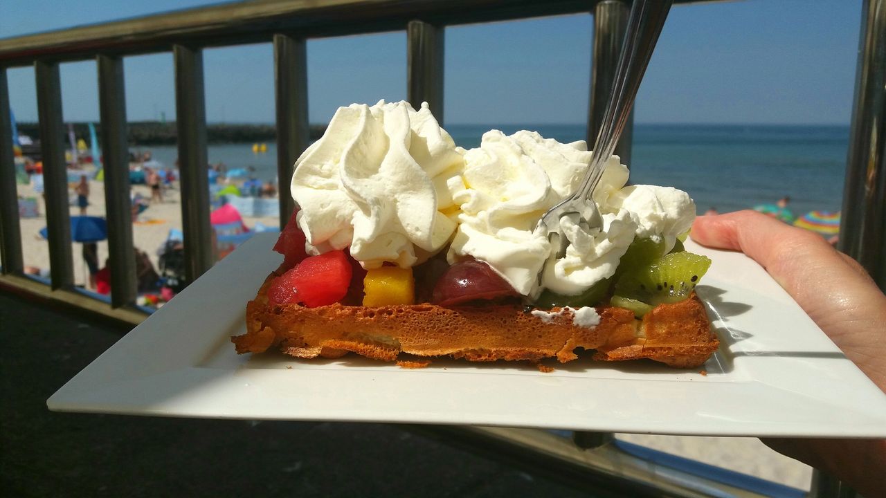 Wysokie ceny nad Bałtykiem. Ile trzeba zapłacić za gofry w Mielnie?