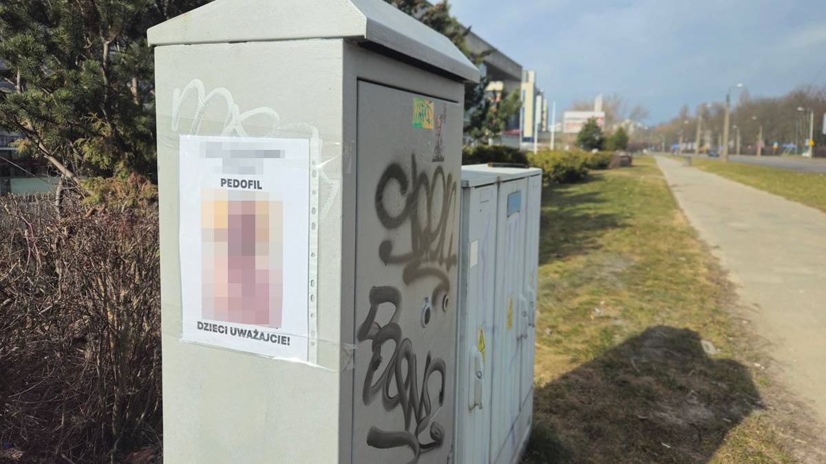 Kartki ostrzegające o pedofilu rozwieszone na terenie Lublina