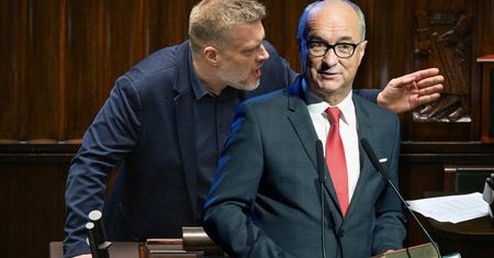 Wymiana ciosów na lewicy. Czarzasty i Zandberg wymieniają ciosy