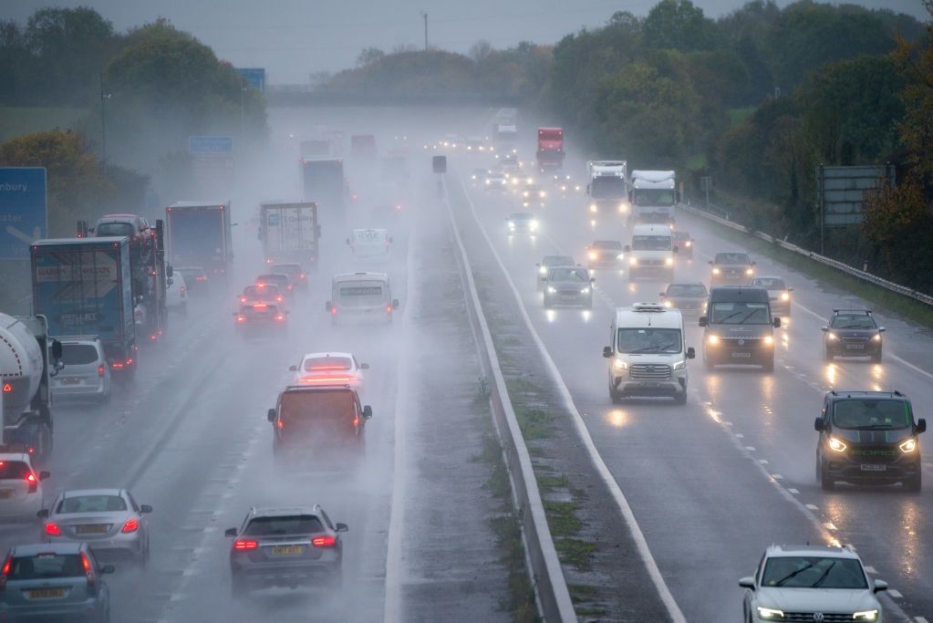 Potężny orkan nadciąga do Polski. W innych krajach już liczą straty