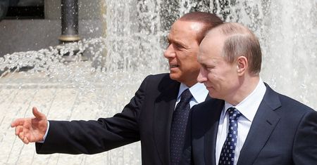 Prezent dla Berlusconiego od Putina. Trzęsienie ziemi we Włoszech