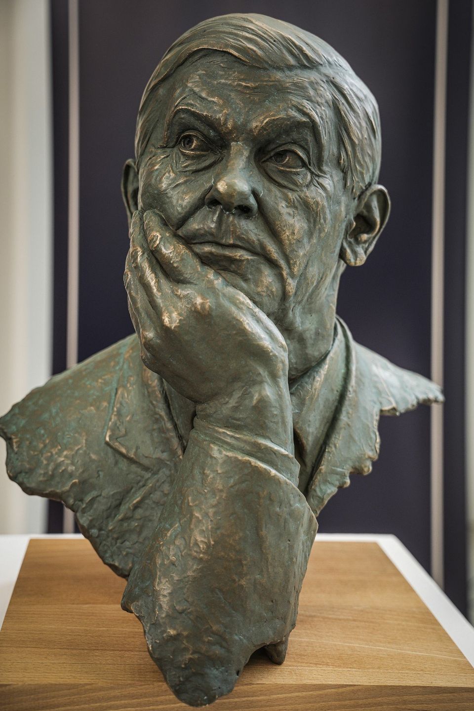 Pomnik Zbigniewa Herberta w Toruniu