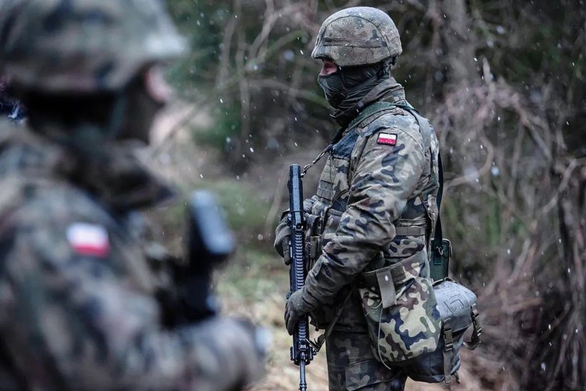 Polscy żołnierze obawiają się interweniować na granicy