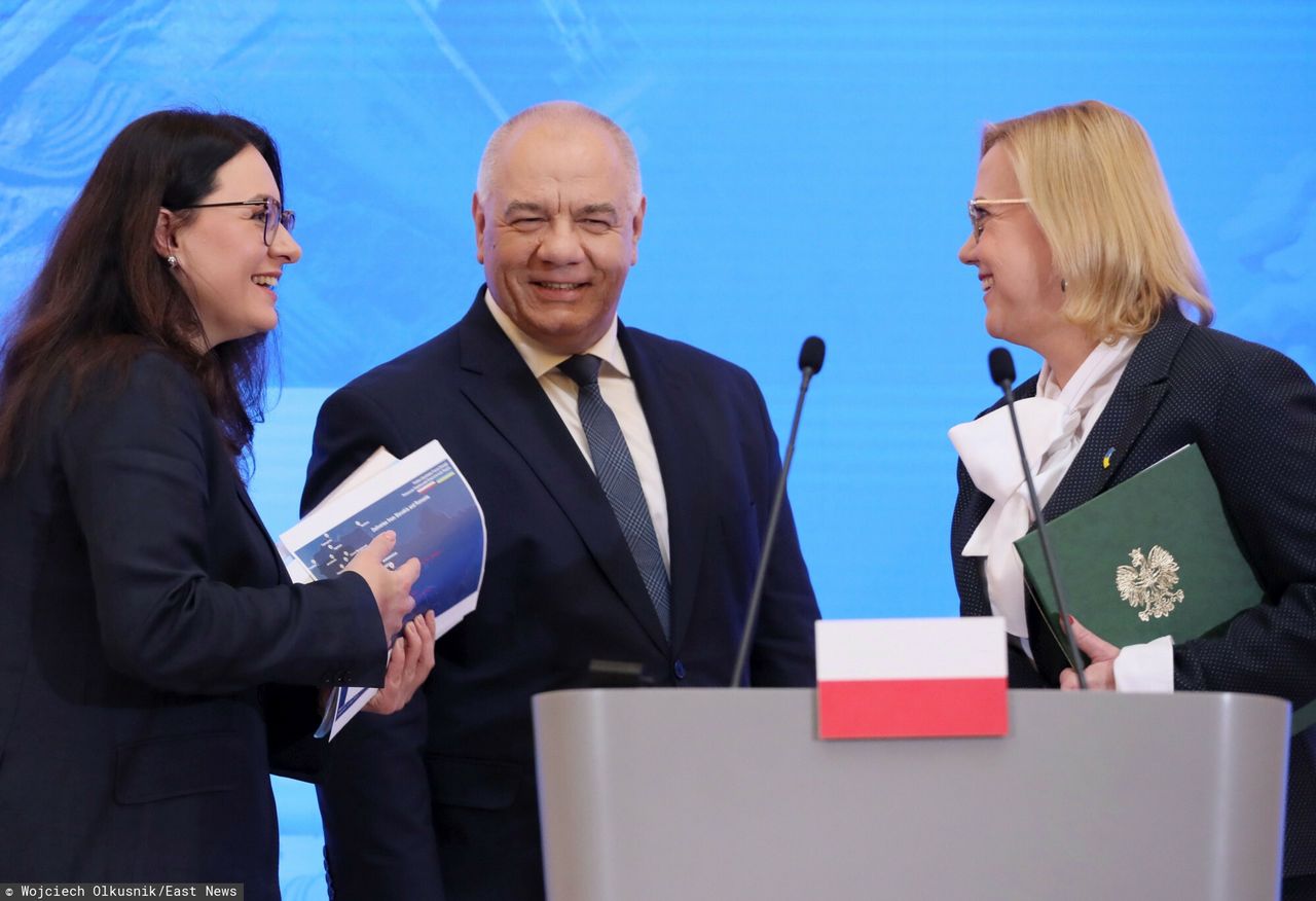 Konferencja prasowa wicepremiera-ministra aktywów państwowych Jacka Sasina, wicepremier Ukrainy-minister gospodarki Juliji Swyrydenko oraz minister klimatu i środowiska Anny Moskwy w Kijowie 