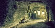 Nieznane tunele pod Nottingham. Według legend ukrywał się tam Robin Hood