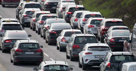 Nie będzie podatku od posiadania aut. "Kij zamieniamy na marchewkę"